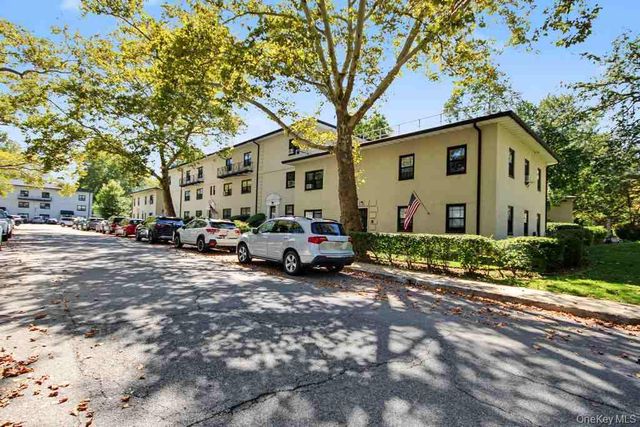 12 Field End Lane 2L, Eastchester, NY 10709