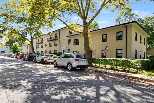 12 Field End Lane 2L, Eastchester, NY 10709