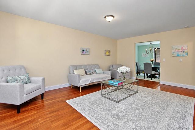 12 Field End Lane 2L, Eastchester, NY 10709