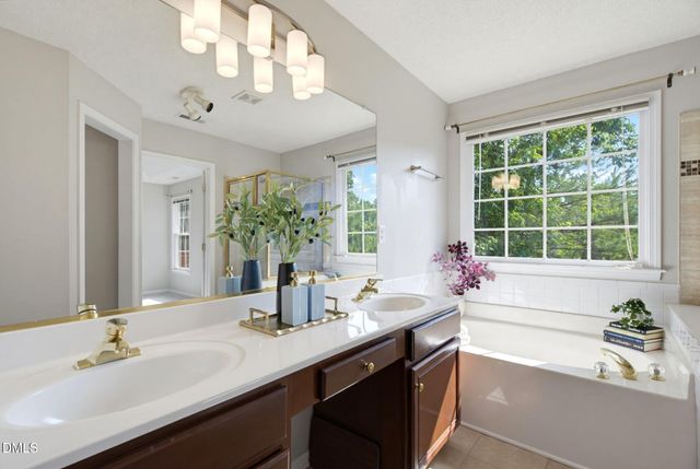 5004 Linden Oaks Avenue, Durham, NC 27713