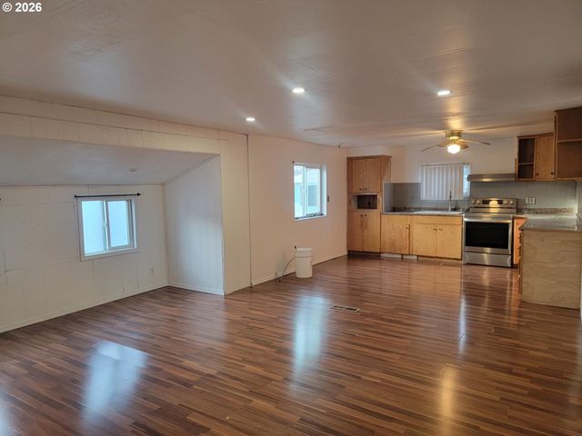 4475 DAISY St 87, Springfield, OR 97478