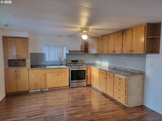 4475 DAISY St 87, Springfield, OR 97478