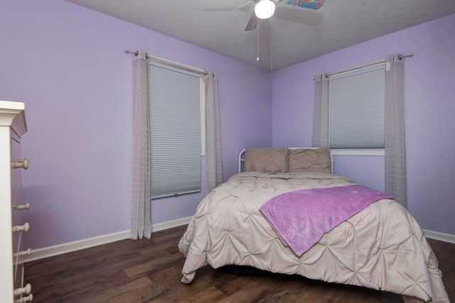 718 Evergreen Avenue, Nixa, MO 65714