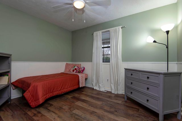 718 Evergreen Avenue, Nixa, MO 65714