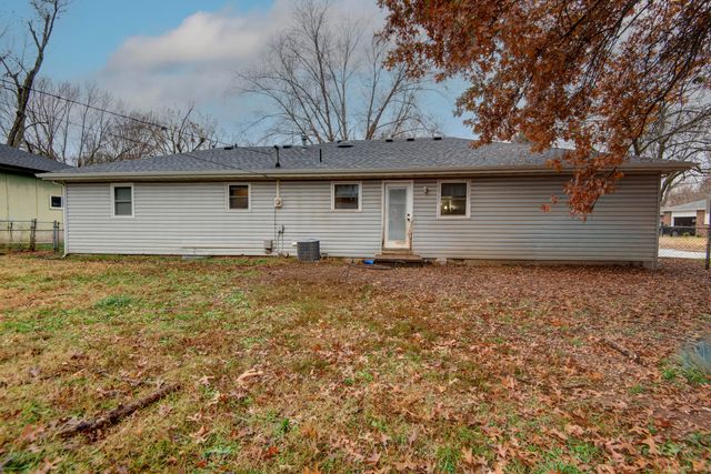 718 Evergreen Avenue, Nixa, MO 65714