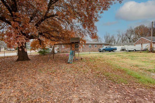 718 Evergreen Avenue, Nixa, MO 65714