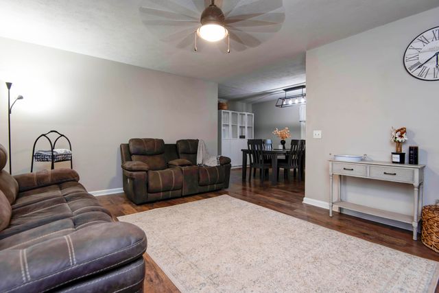 718 Evergreen Avenue, Nixa, MO 65714