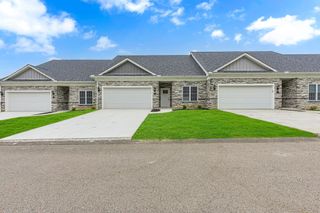 26 Pinehurst Place 26, Ohioville, PA 15009