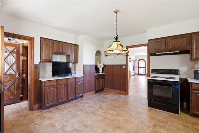 247 West Main Road, Middletown, RI 02842