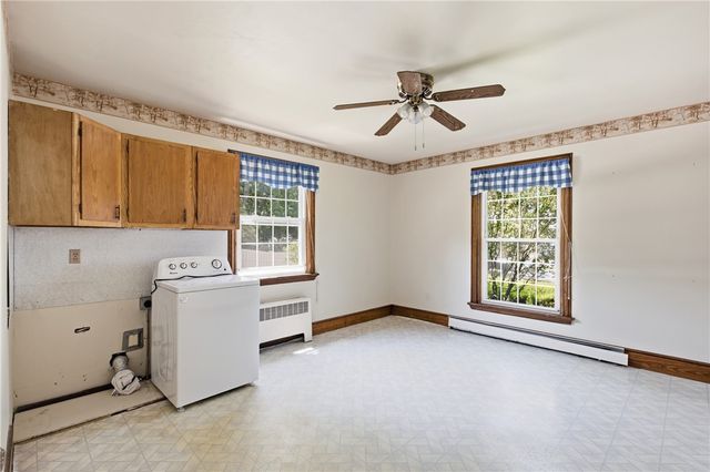 247 West Main Road, Middletown, RI 02842