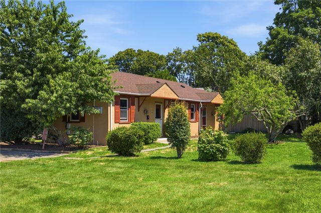 247 West Main Road, Middletown, RI 02842
