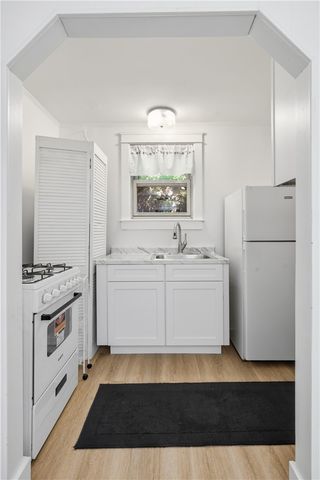 247 West Main Road, Middletown, RI 02842