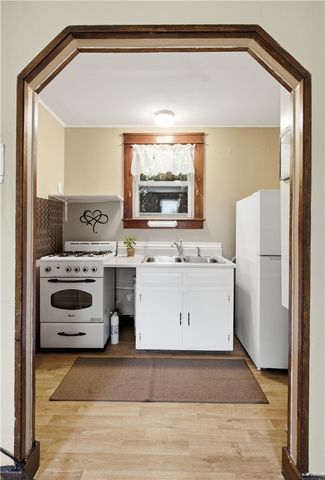 247 West Main Road, Middletown, RI 02842