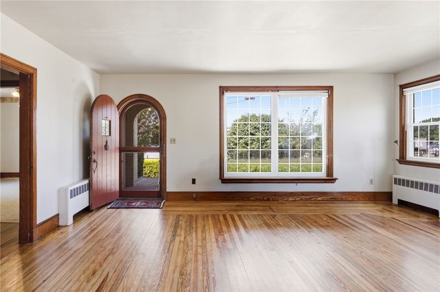 247 West Main Road, Middletown, RI 02842
