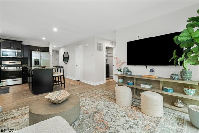 49 Coventry Rd, Hardyston Twp., NJ 07419