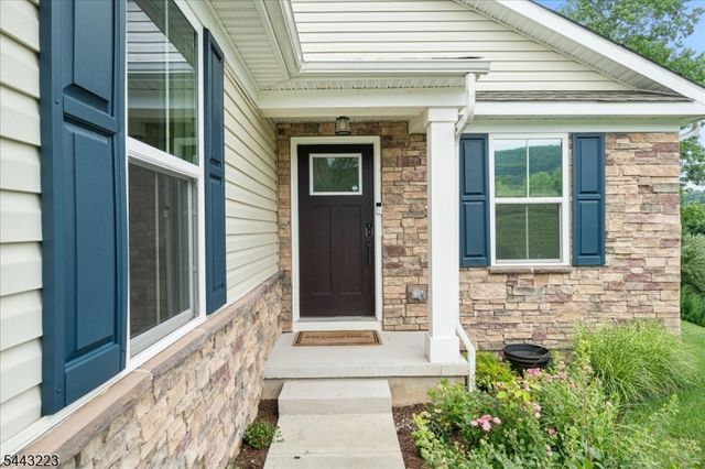 49 Coventry Rd, Hardyston Twp., NJ 07419