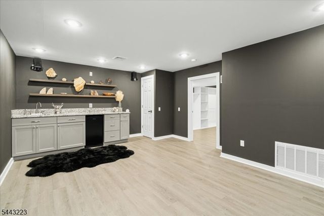 49 Coventry Rd, Hardyston Twp., NJ 07419