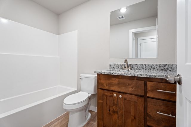 1002 Poplar Lane, Grove, OK 74344