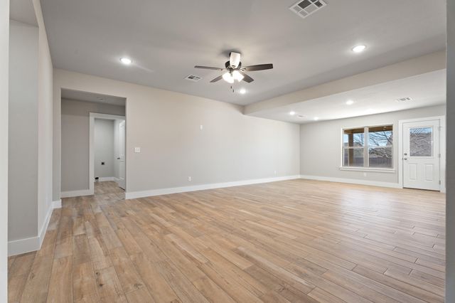 1002 Poplar Lane, Grove, OK 74344