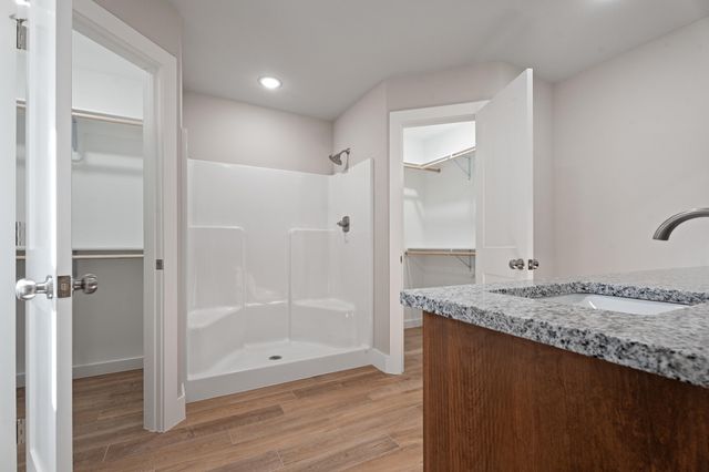 1002 Poplar Lane, Grove, OK 74344