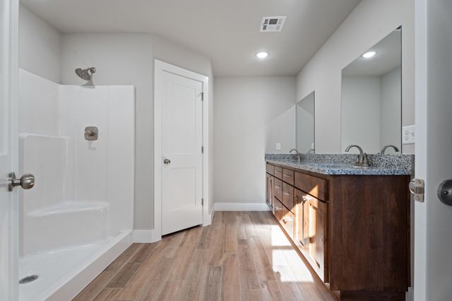 1002 Poplar Lane, Grove, OK 74344