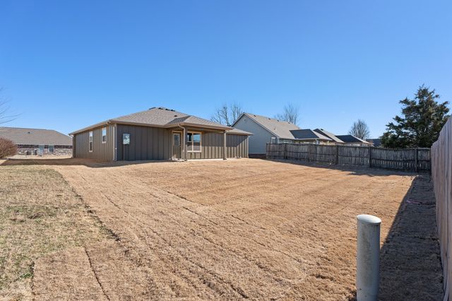 1002 Poplar Lane, Grove, OK 74344