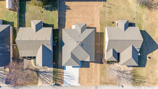 1002 Poplar Lane, Grove, OK 74344