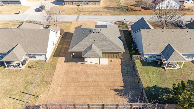 1002 Poplar Lane, Grove, OK 74344