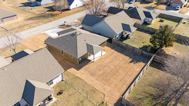 1002 Poplar Lane, Grove, OK 74344