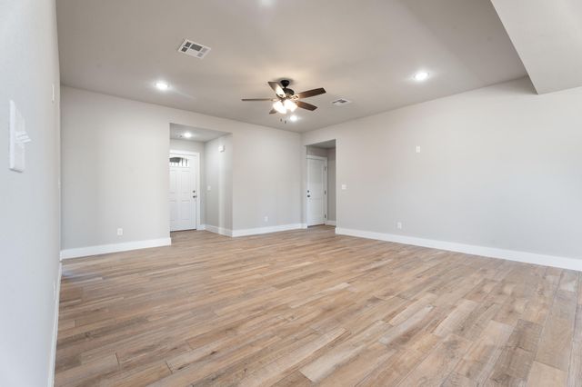 1002 Poplar Lane, Grove, OK 74344