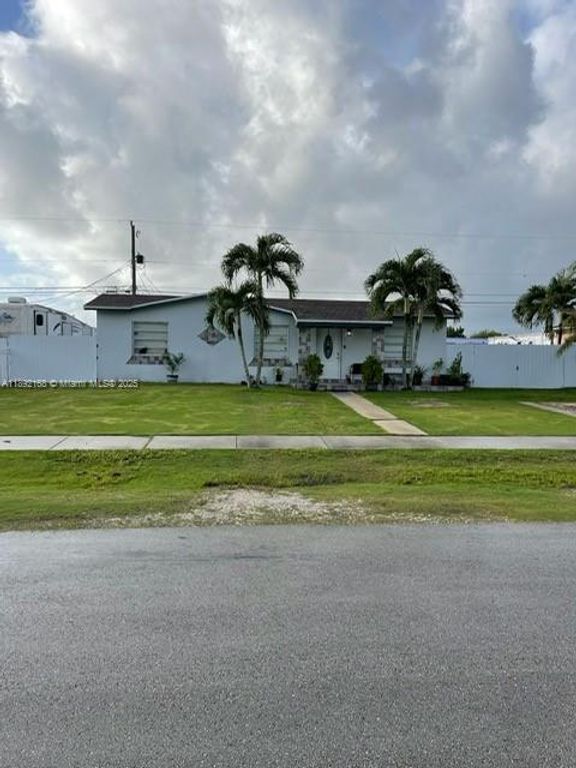 12530 SW 185th St, Miami, FL 33177