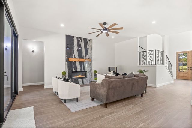 1013 County Road 4420, Mt Pleasant, TX 75455