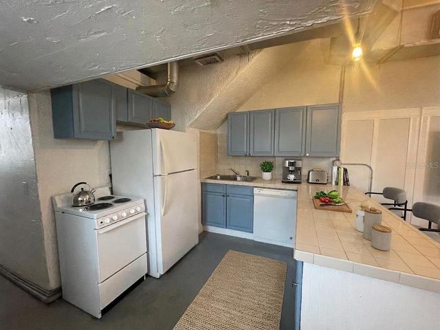 2305 W TEXAS AVENUE 7, Tampa, FL 33629