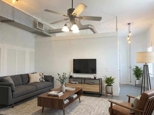 2305 W TEXAS AVENUE 7, Tampa, FL 33629