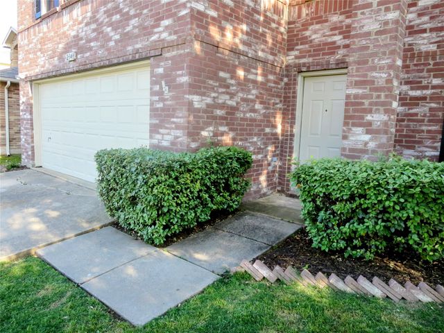 2348 White Oak Drive, Little Elm, TX 75068