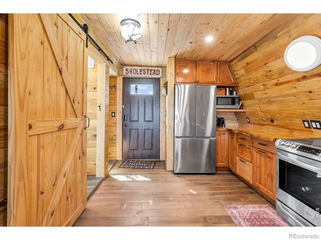 500 Bulwark Ridge Drive, Glen Haven, CO 80532