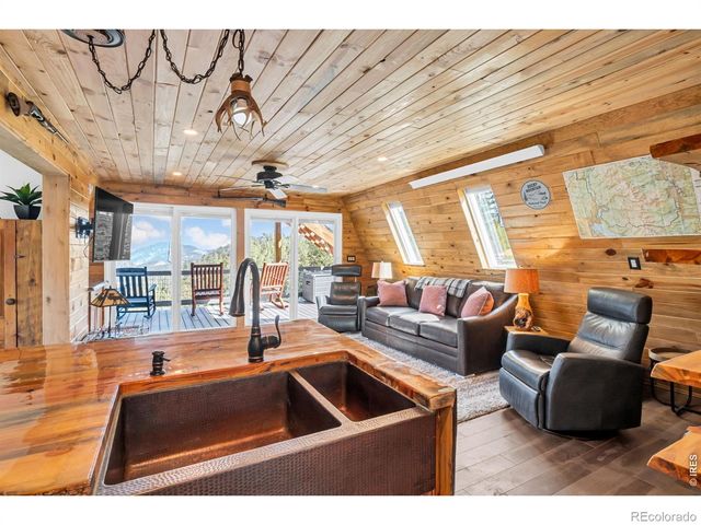 500 Bulwark Ridge Drive, Glen Haven, CO 80532
