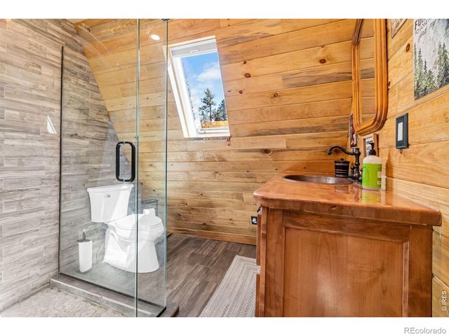 500 Bulwark Ridge Drive, Glen Haven, CO 80532