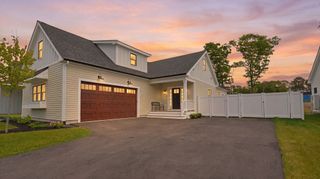 17 Josiah Path, Falmouth, MA 02540