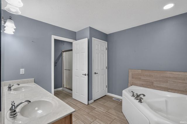 3743 E 500 S, Lafayette, IN 47909