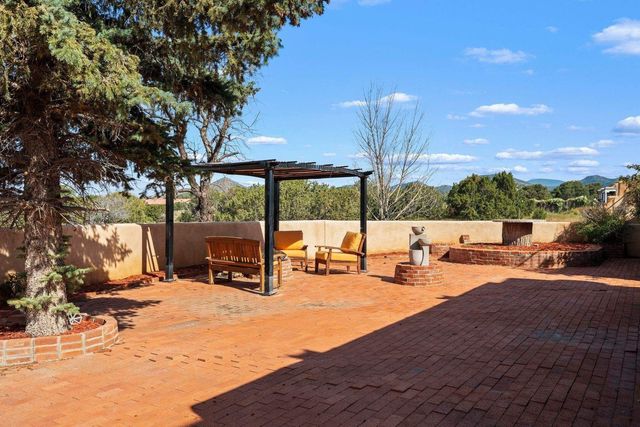 20 Avenida del Monte Alto, Santa Fe, NM 87508