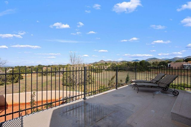 20 Avenida del Monte Alto, Santa Fe, NM 87508