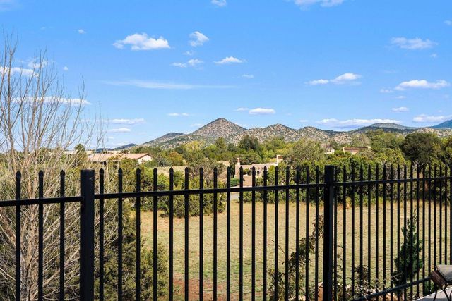 20 Avenida del Monte Alto, Santa Fe, NM 87508