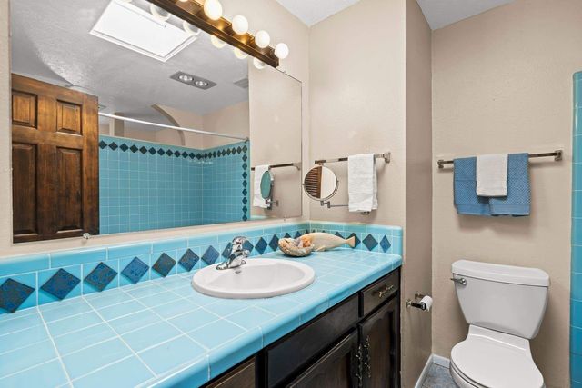 20 Avenida del Monte Alto, Santa Fe, NM 87508