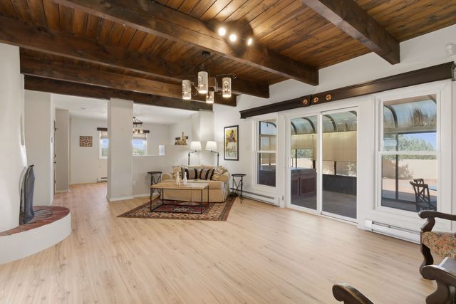 20 Avenida del Monte Alto, Santa Fe, NM 87508