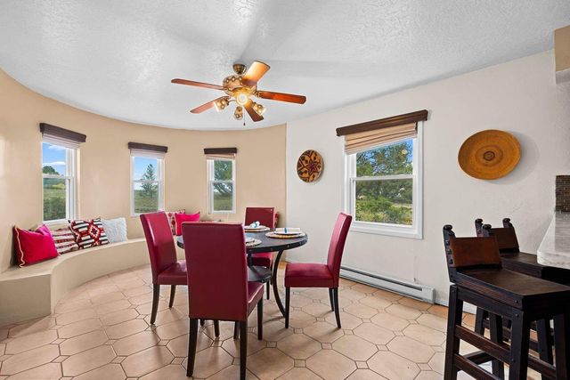 20 Avenida del Monte Alto, Santa Fe, NM 87508