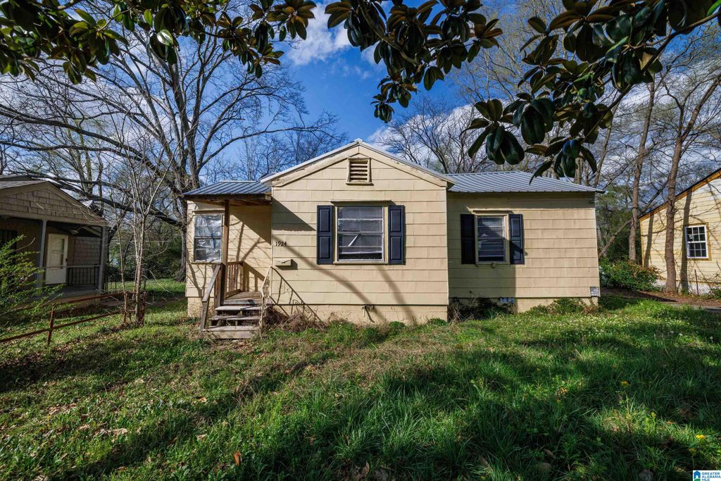 1924 PRINCETON COURT SW, Birmingham, AL 35211