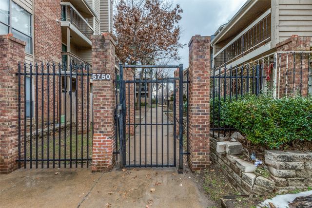 5750 Phoenix Drive 46D, Dallas, TX 75231