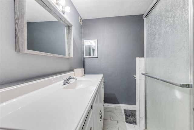 5750 Phoenix Drive 46D, Dallas, TX 75231