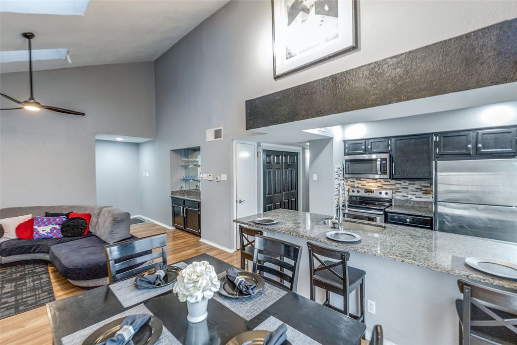 5750 Phoenix Drive 46D, Dallas, TX 75231